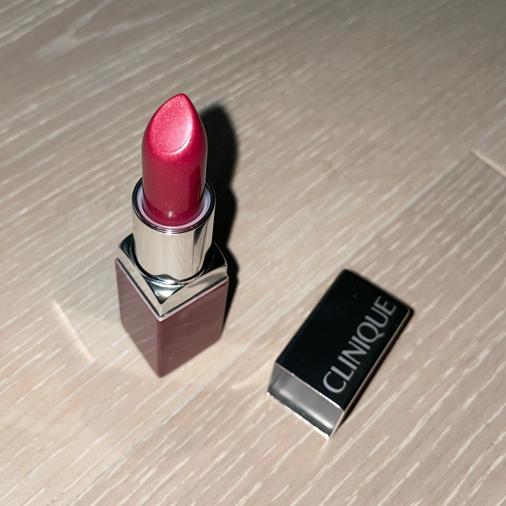 Clinique 13 Love Pop Women’s Red Berry Lipstick NEW - Picture 9 of 16
